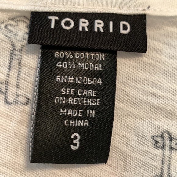 Torrid 3/4 sleeve top. Size 3 - Picture 3 of 4
